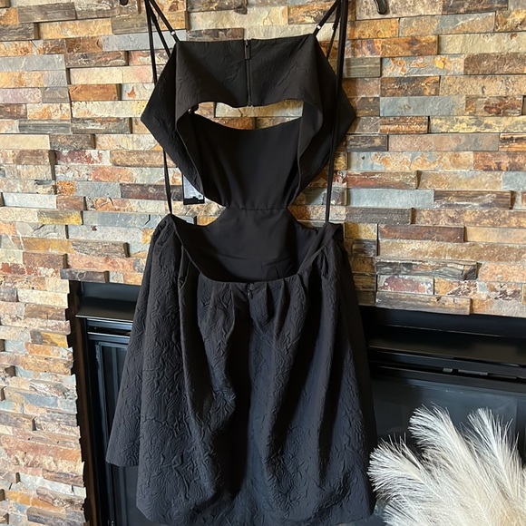 NWT Gianni Bini Cassie Textured Square Neck Sleeveless Cut Out Dress 🖤 - Picture 4 of 4